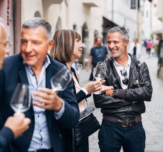 People at the white wine festival