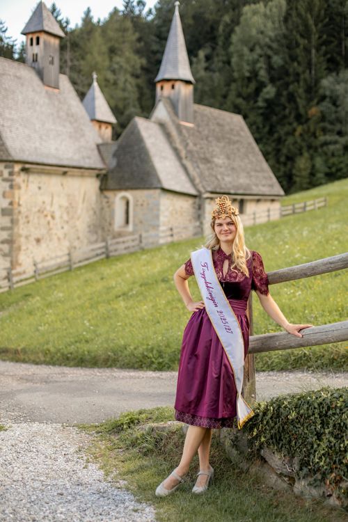 Törggelekönigin_Sara-Rabensteiner_(KatyO)