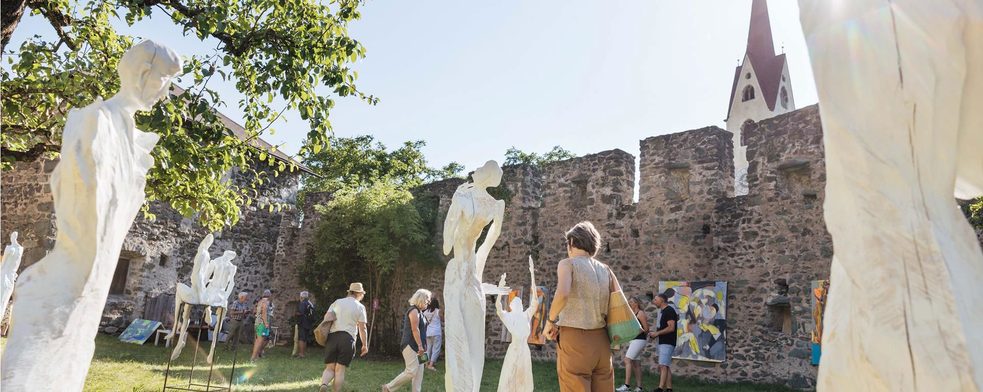 Visitatori del viale culturale  di Gudon